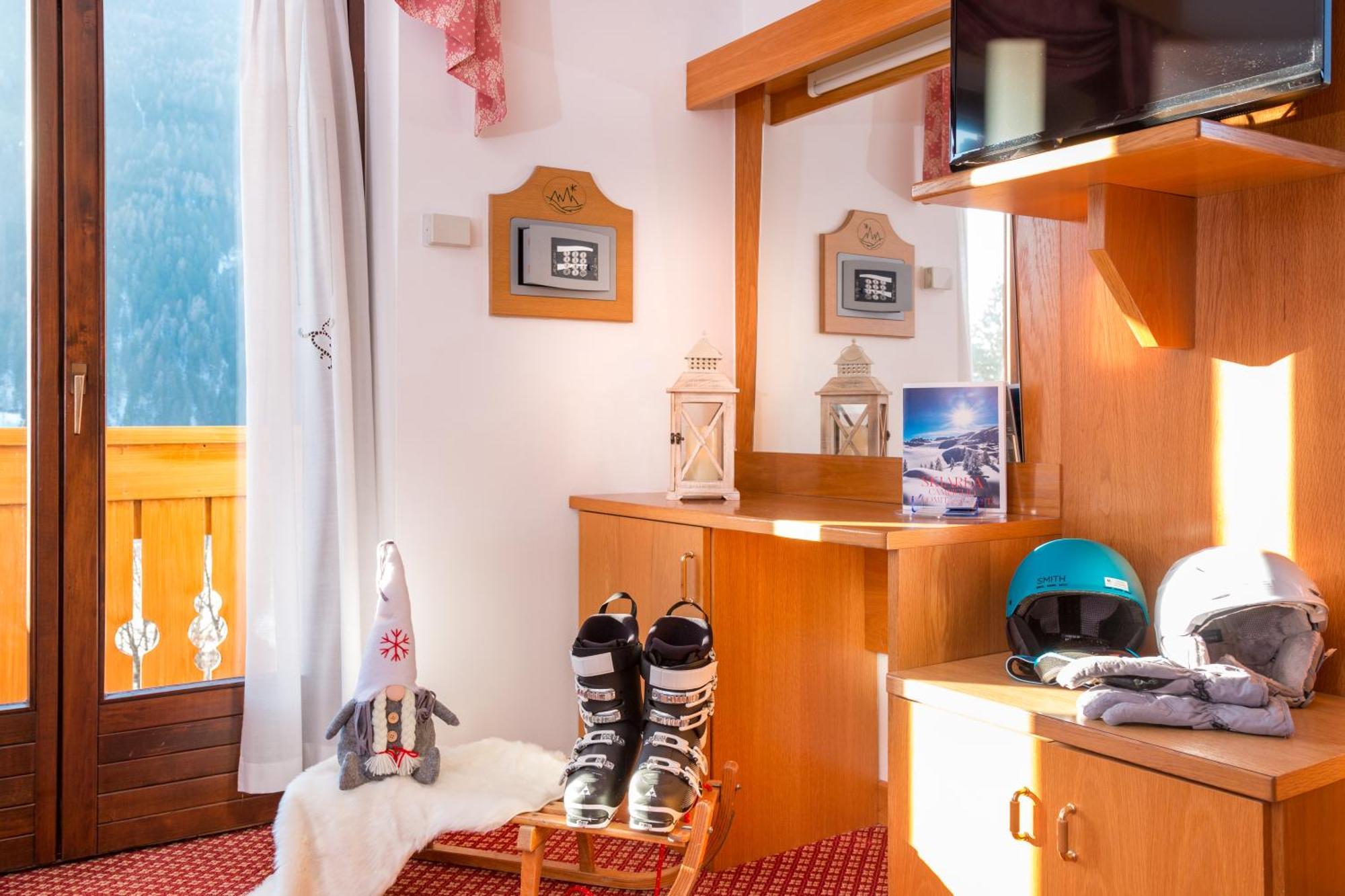Hotel Bellavista Pinzolo Ruang foto