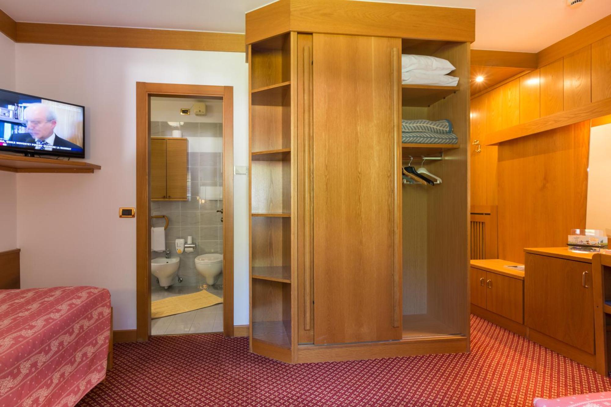 Hotel Bellavista Pinzolo Bagian luar foto