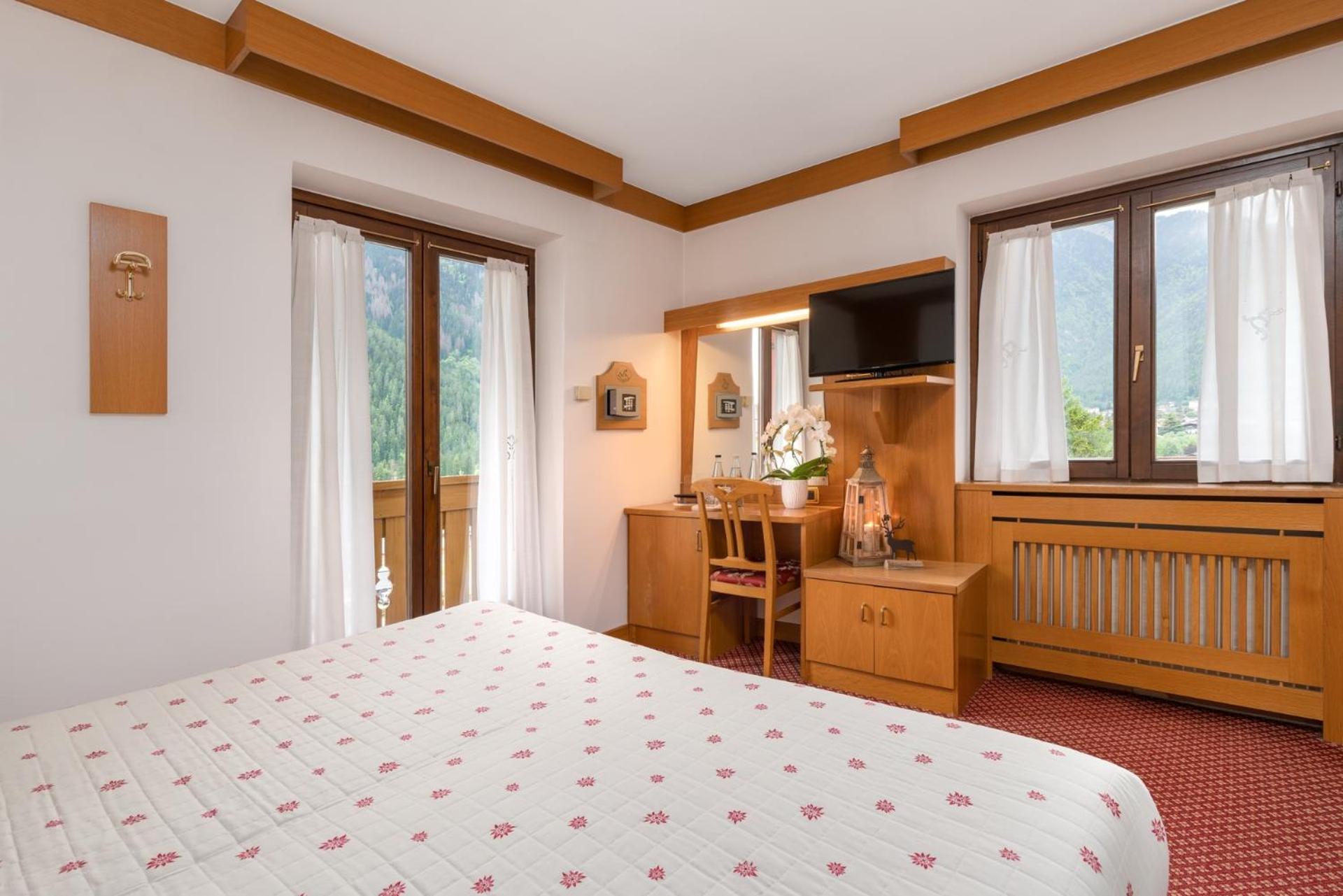 Hotel Bellavista Pinzolo Bagian luar foto