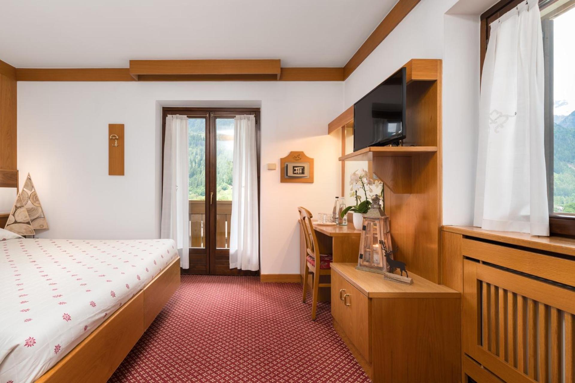Hotel Bellavista Pinzolo Bagian luar foto