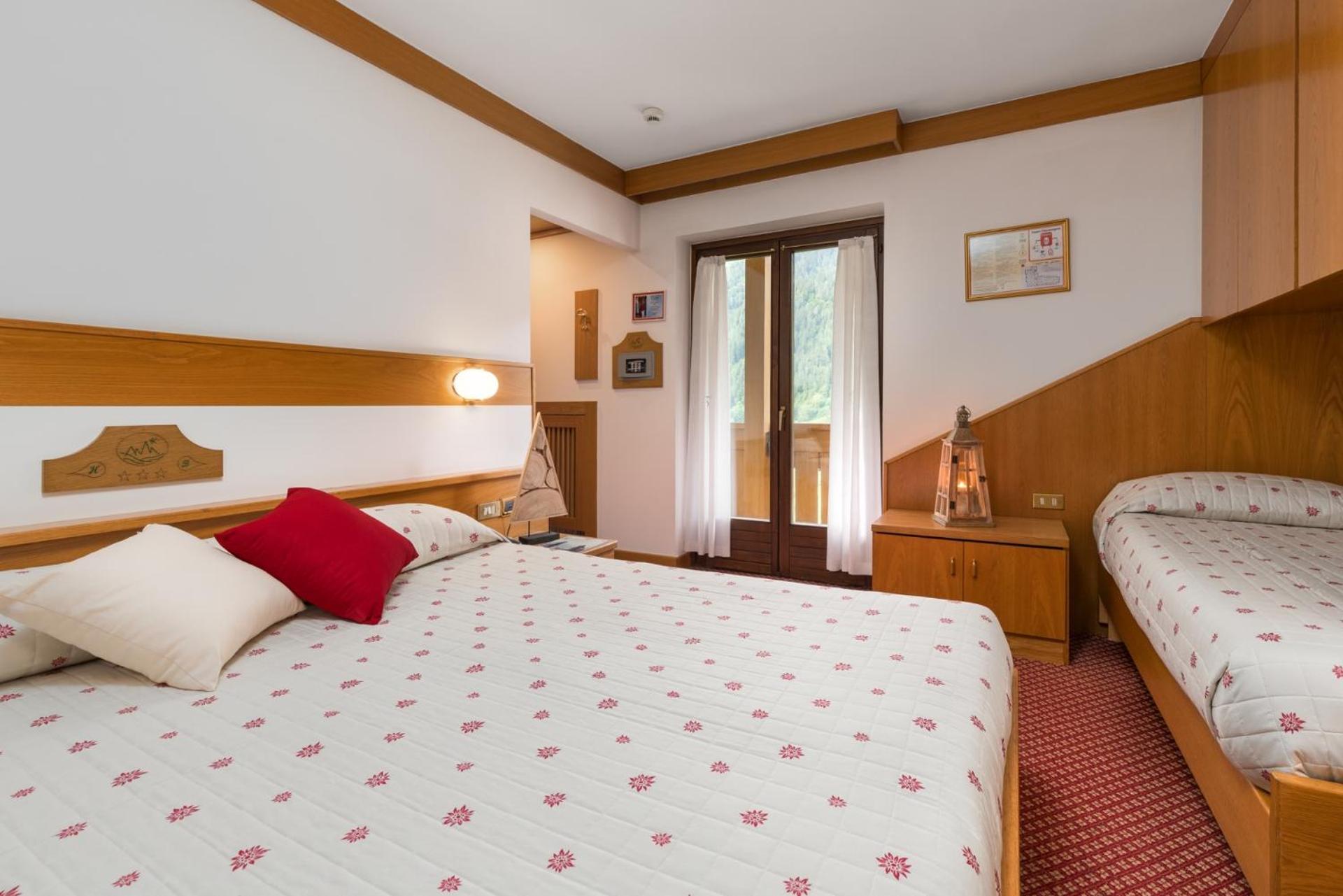 Hotel Bellavista Pinzolo Bagian luar foto