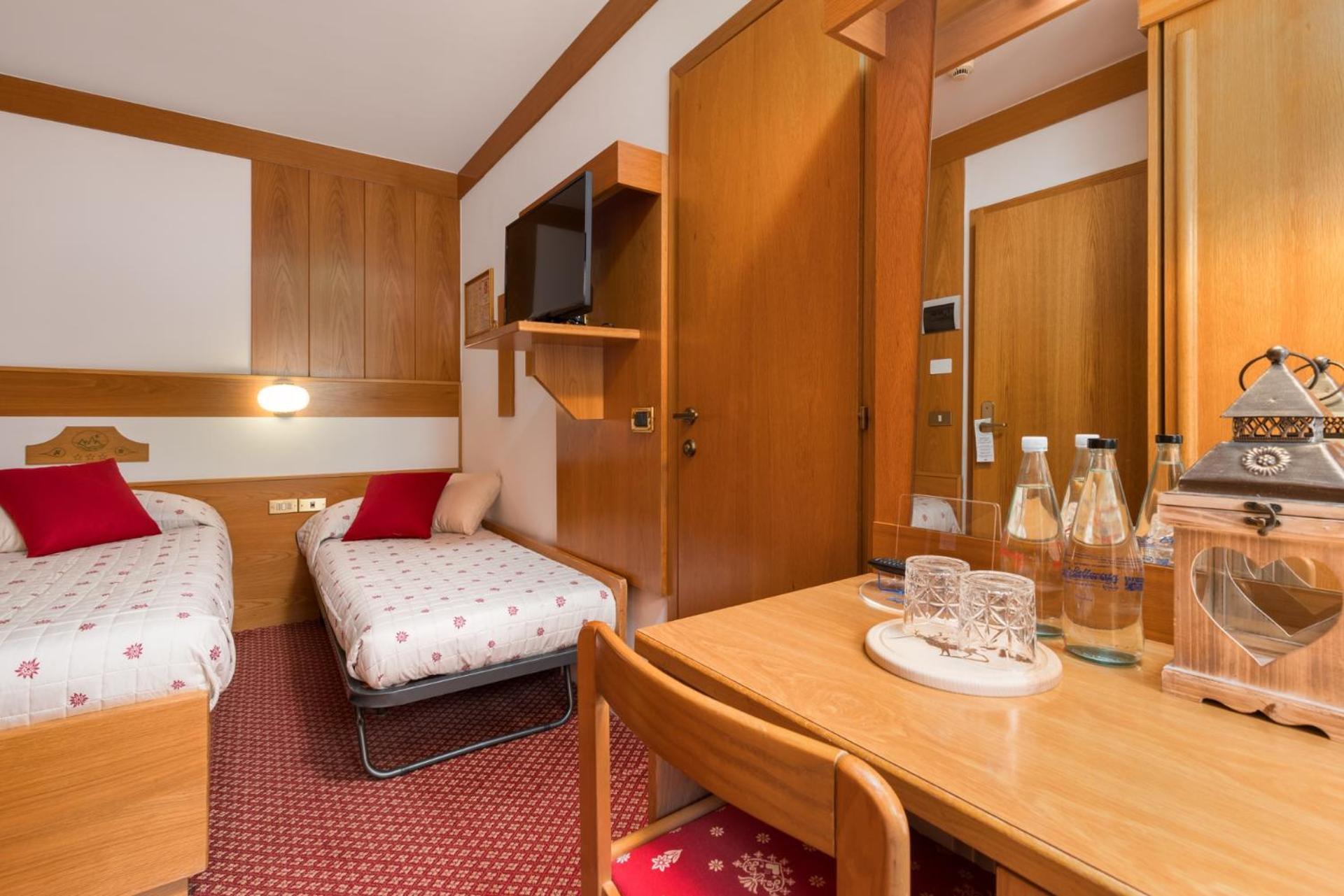 Hotel Bellavista Pinzolo Bagian luar foto